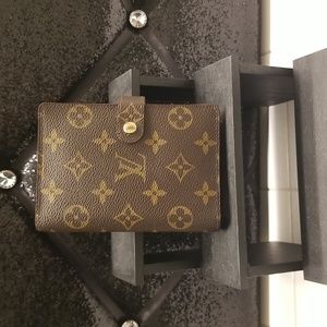 Louis Vuitton PM agenda